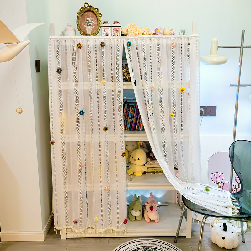 客厅杂物收纳柜纱帘花朵装饰点缀