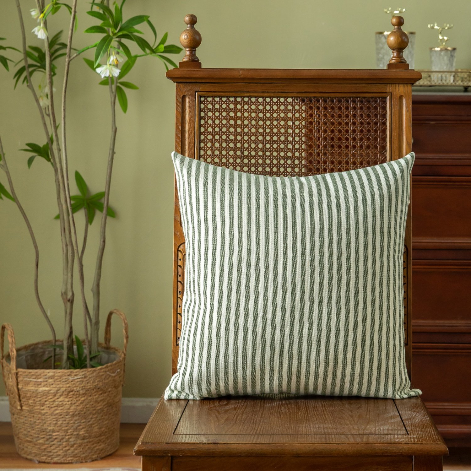 原创加厚棉麻田园风森系文艺别致条纹绿色靠垫抱枕样板间可定制