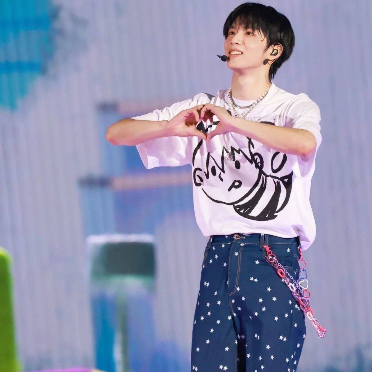 时代少年团刘耀文周边纯棉同款T恤人头蜜蜂印花宽松短袖情侣上衣