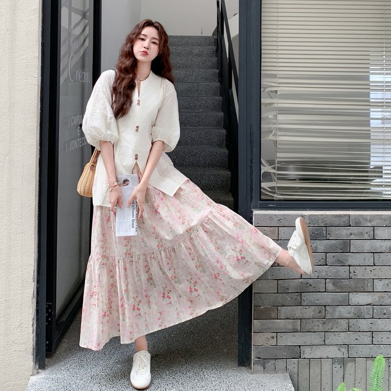 韩系甜美减龄套装裙女2025年新款超好看刺绣小衫碎花半身裙两件套图片