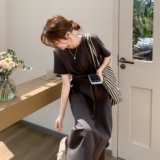 超好看休闲宽松灰色连衣裙女夏2025新款收腰松弛独特漂亮连身长裙，女装连衣裙，2C153