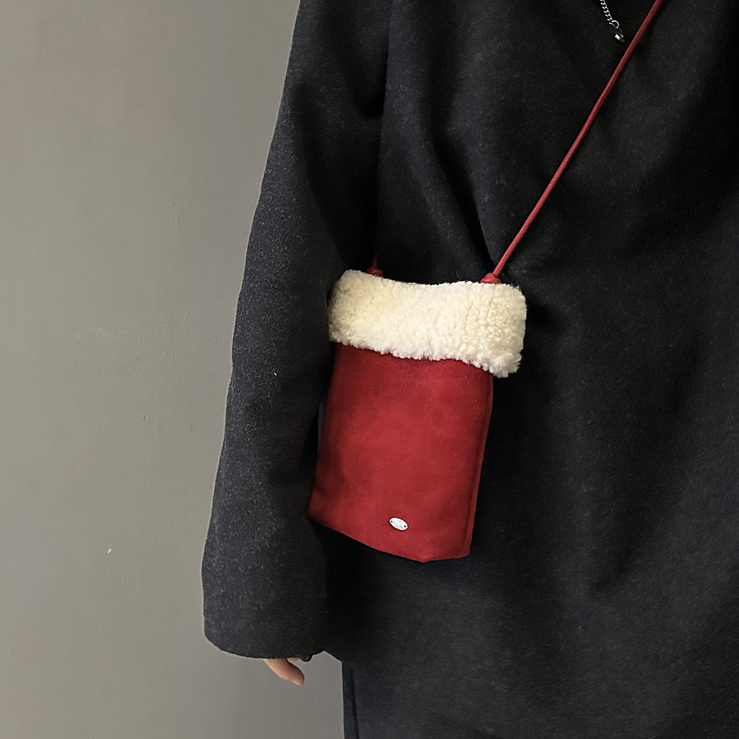 磨砂牛皮羊羔毛毛包真皮福袋包迷你可爱手机包个性时尚秋冬斜挎包