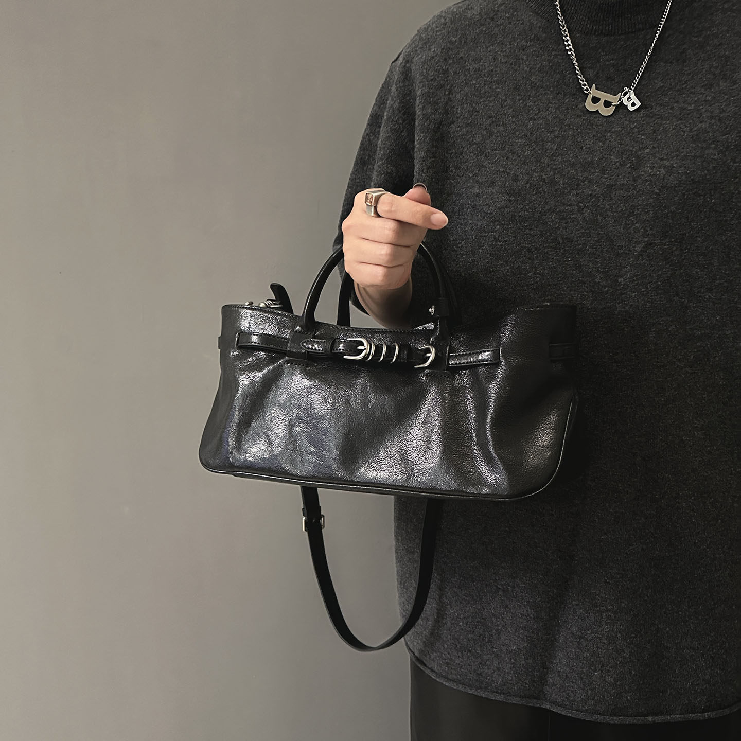 植鞣头层牛皮百搭时髦手提包复古真皮女包高级感个性机车包斜挎包