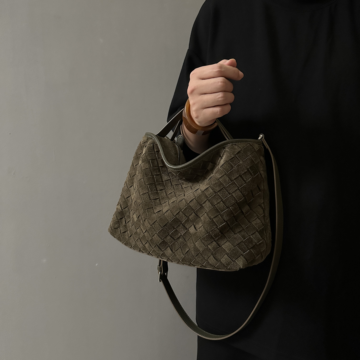 头层牛皮磨砂皮菜篮子手提包真皮编织包复古通勤时尚单肩斜挎包女