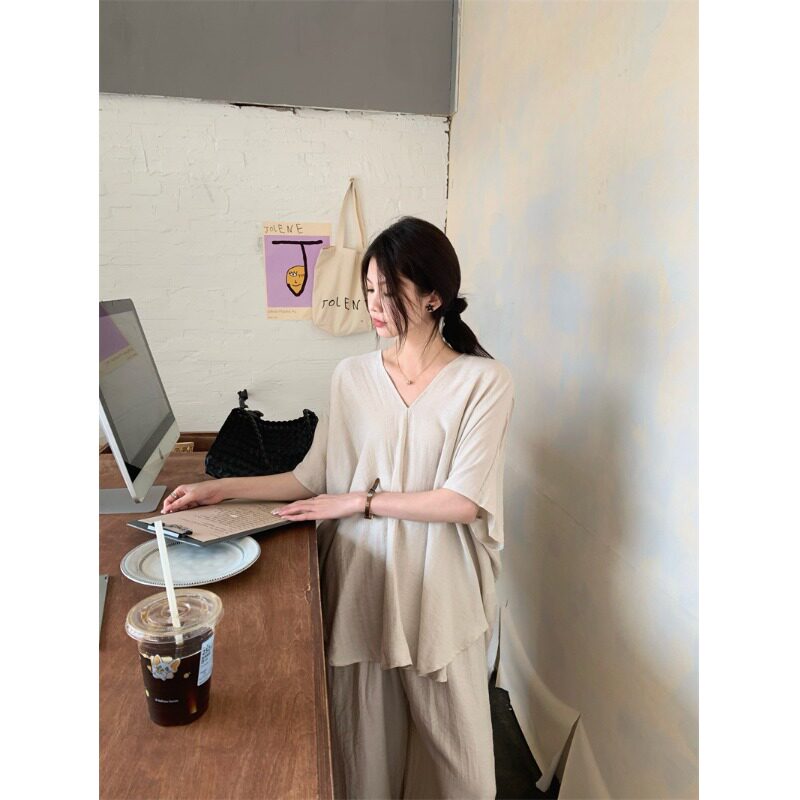 PPSHD｜简约V领蝙蝠袖宽松显瘦丝滑短袖上衣+阔腿裤套装