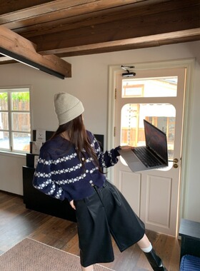 PPSHD 韩系复古撞色小V领毛衣百搭好穿pu皮中裤套装