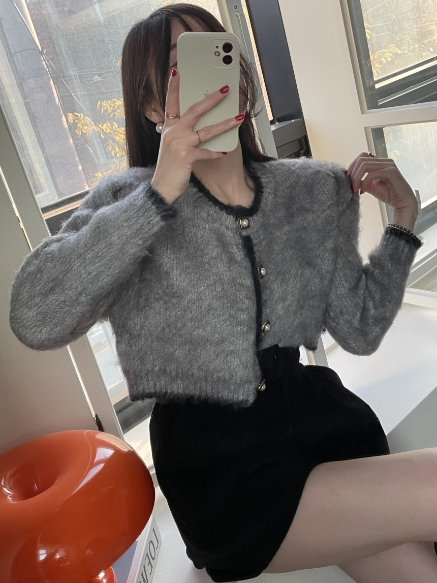 高级感撞色针织开衫毛衣圆领