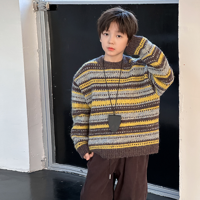 男童宽拼色条纹加厚针织提花毛衣