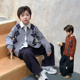 依依妈男童拼色菱形字母毛衣儿童冬装上衣宝宝休闲针织开衫外套