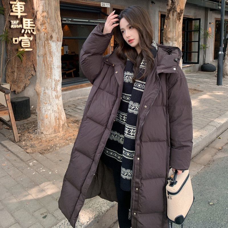 有货【新款】保暖深咖色长款休闲90白鸭绒连帽羽绒服P385K528,女装羽绒服,2C311