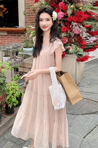 少女系甜美粉色小飞袖连衣裙女夏2025新款松弛感独特漂亮连身长裙图片