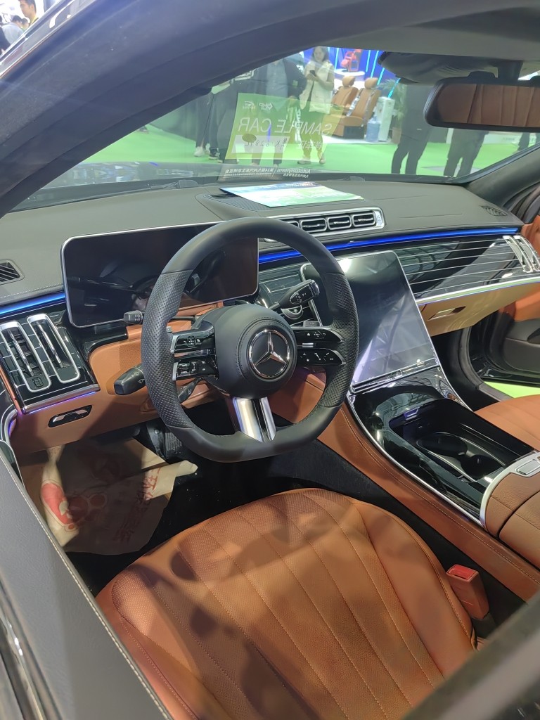 适用于奔驰2023款蜻蜓方向盘 老款升级新款全皮C级E级S级改迈巴赫