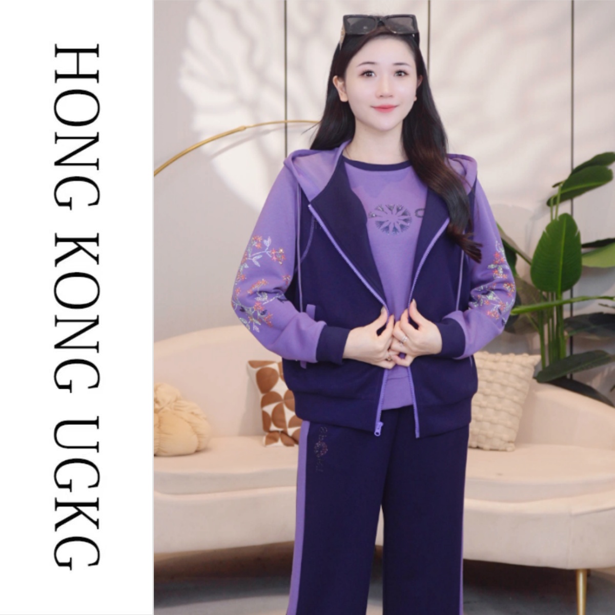 香港UGKG 中老年大码运动套装女秋季新款妈妈宽松上衣裤子三件套