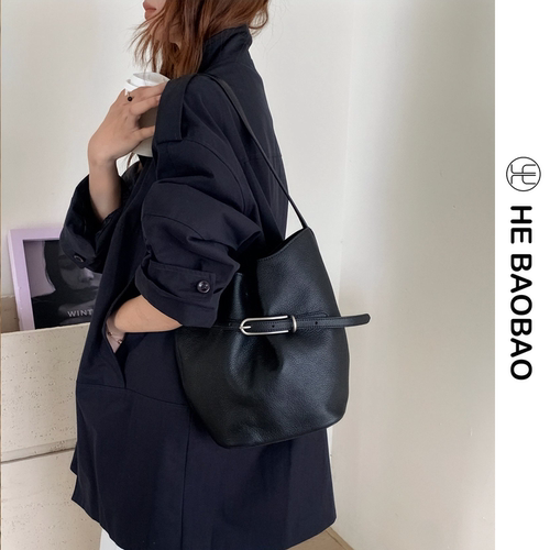 HE BAOBAO新品百搭水桶包2026春夏上新头层牛皮单肩斜挎通勤女包