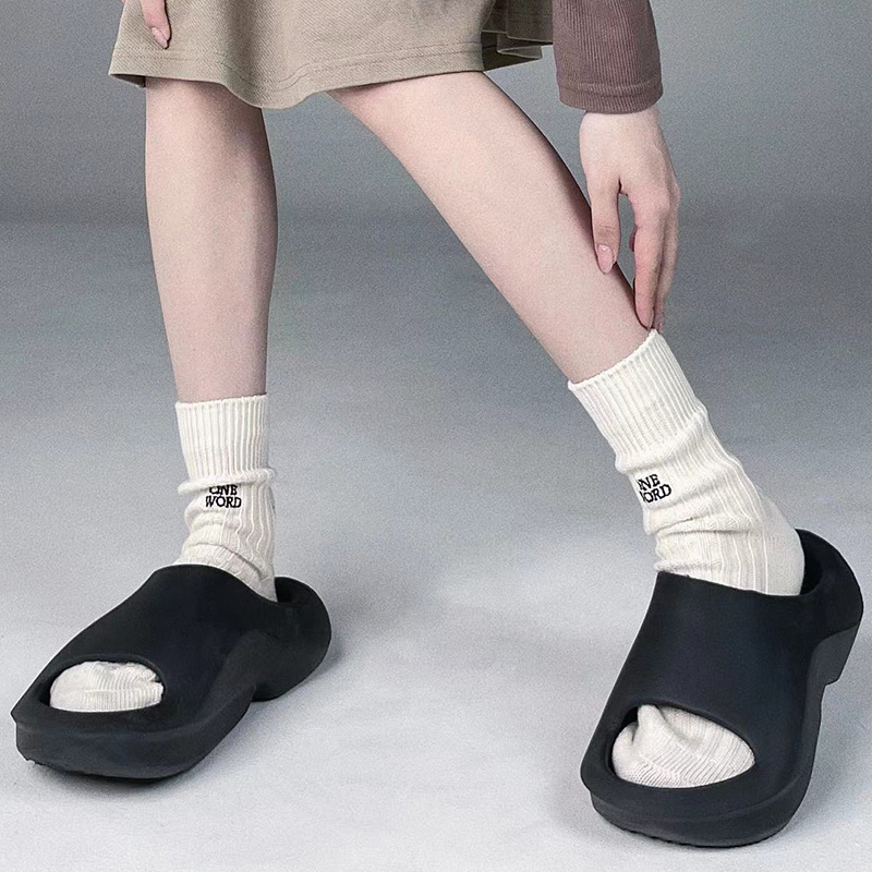 粗线刺绣字母中筒袜男女ins潮