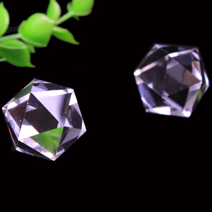 如鸿天然白水晶原石20面小球三角形多面体石头摆件