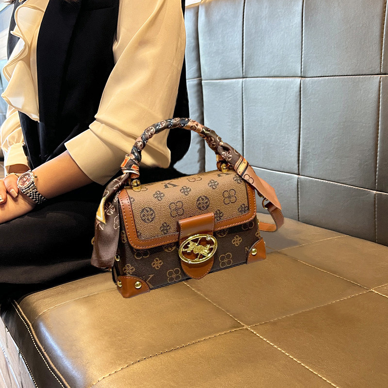 包包女士2026新款高级感轻奢小众不撞款洋气盒子包手提单肩斜挎包