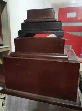仿古青铜器实木底座漆制品黑红色美观大方大小各异做工精细道具