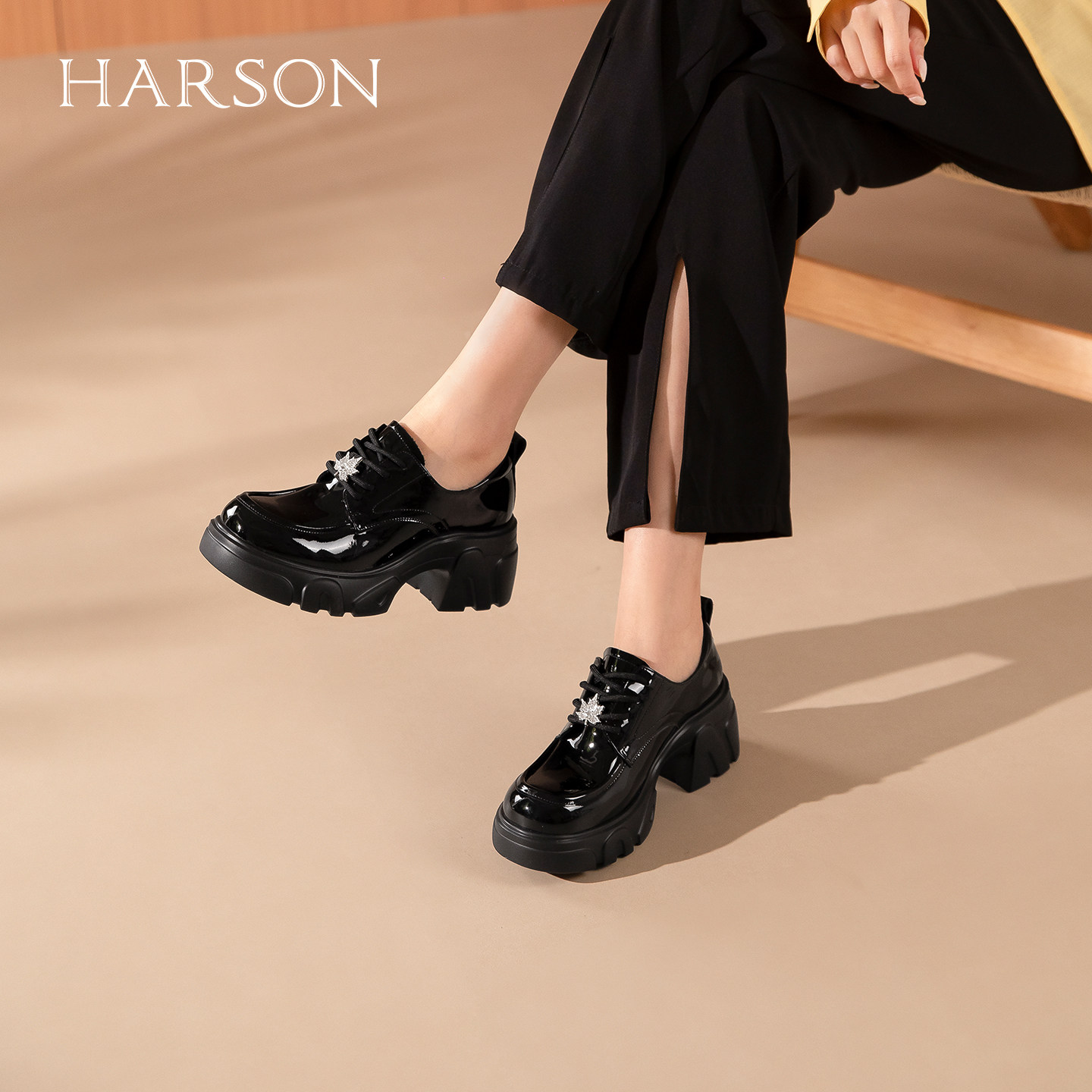 哈森经典圆头系带英伦风乐福鞋增高单鞋百搭通勤2026新款HS26