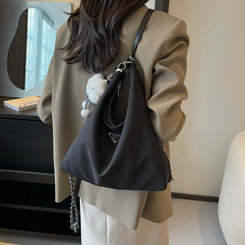 三用质感2025新款大容量通勤背包