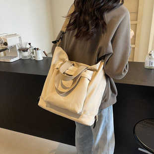 饺子包女夏休闲单肩包小众百搭斜挎包男学生邮差包帆布日系背包