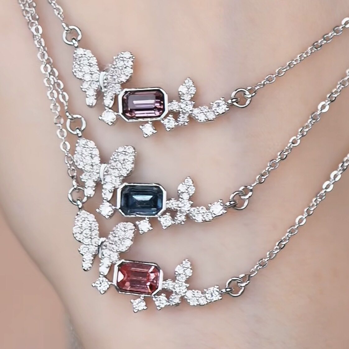 旭平仿水晶系列蝴蝶拼接方形项链女时尚精致轻奢高级感甜美锁骨链