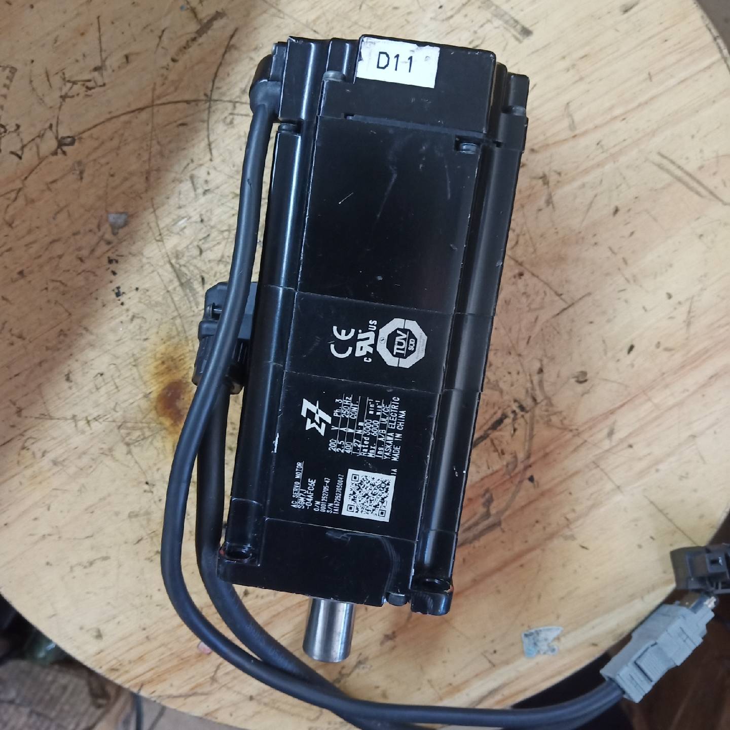 议价伺服电机SGM7J-04AFC6E一个处理