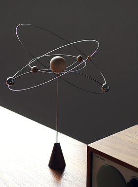 行星香薰木悬浮星球设计师摆件星系平衡扩香器结婚礼物