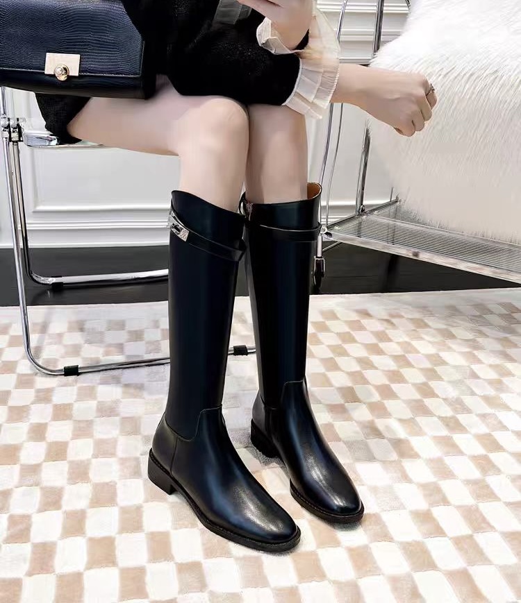 2025新款秋冬靴子保暖轻便时尚骑士靴百搭拉链女小码单鞋舒适软皮