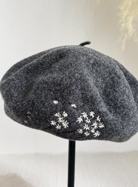 羊毛贝雷帽女秋冬保暖画家帽小雏菊刺绣时尚大头围帽子国风蓓蕾帽