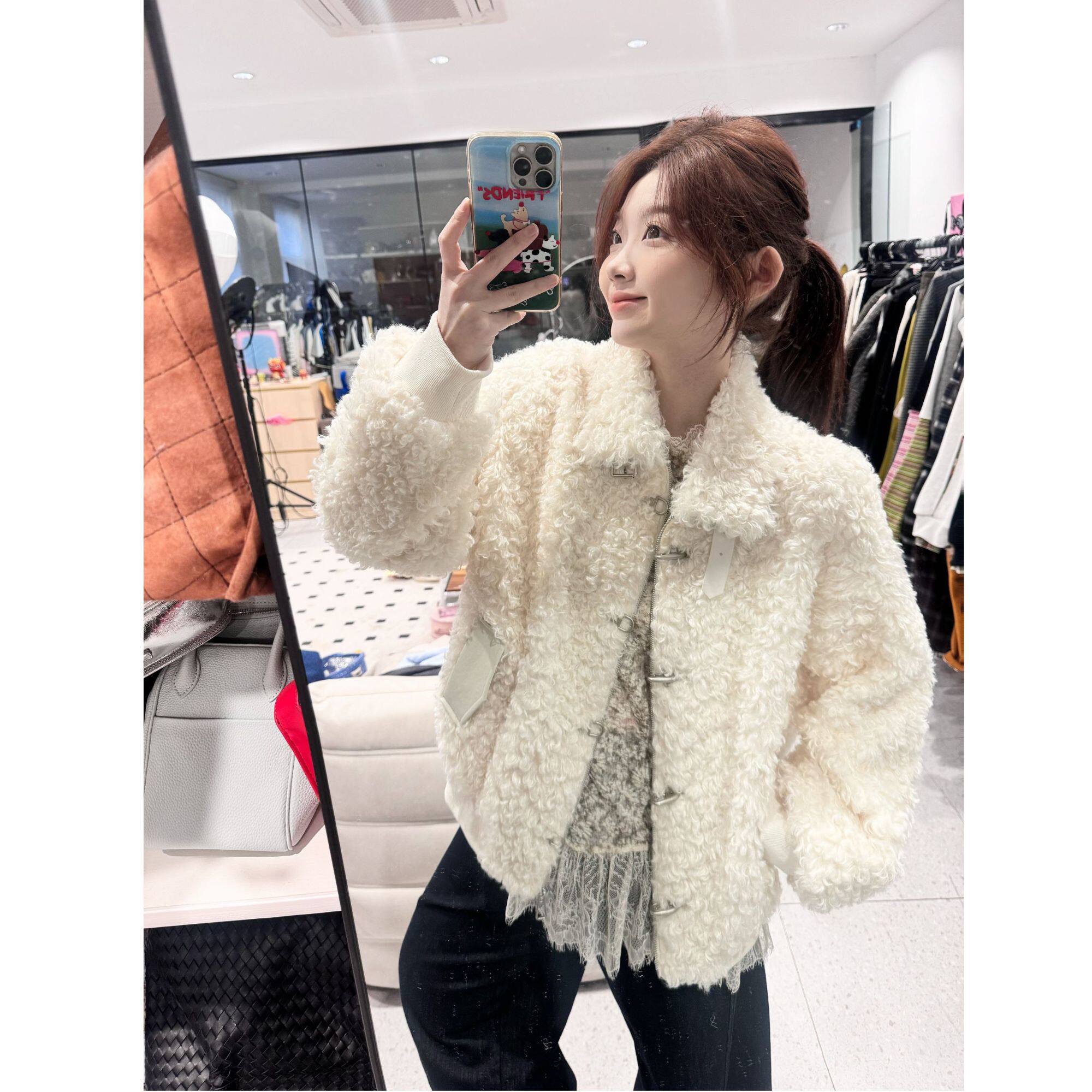 蕾蕾【圈圈奶糕！】毛茸茸环保毛毛翻领宽松外套秋冬时尚