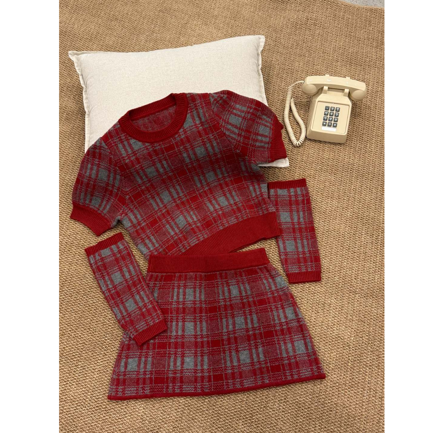 蕾蕾【圣诞甜心】圆领撞色格纹可拆卸袖套上衣+全松紧A字半身裙