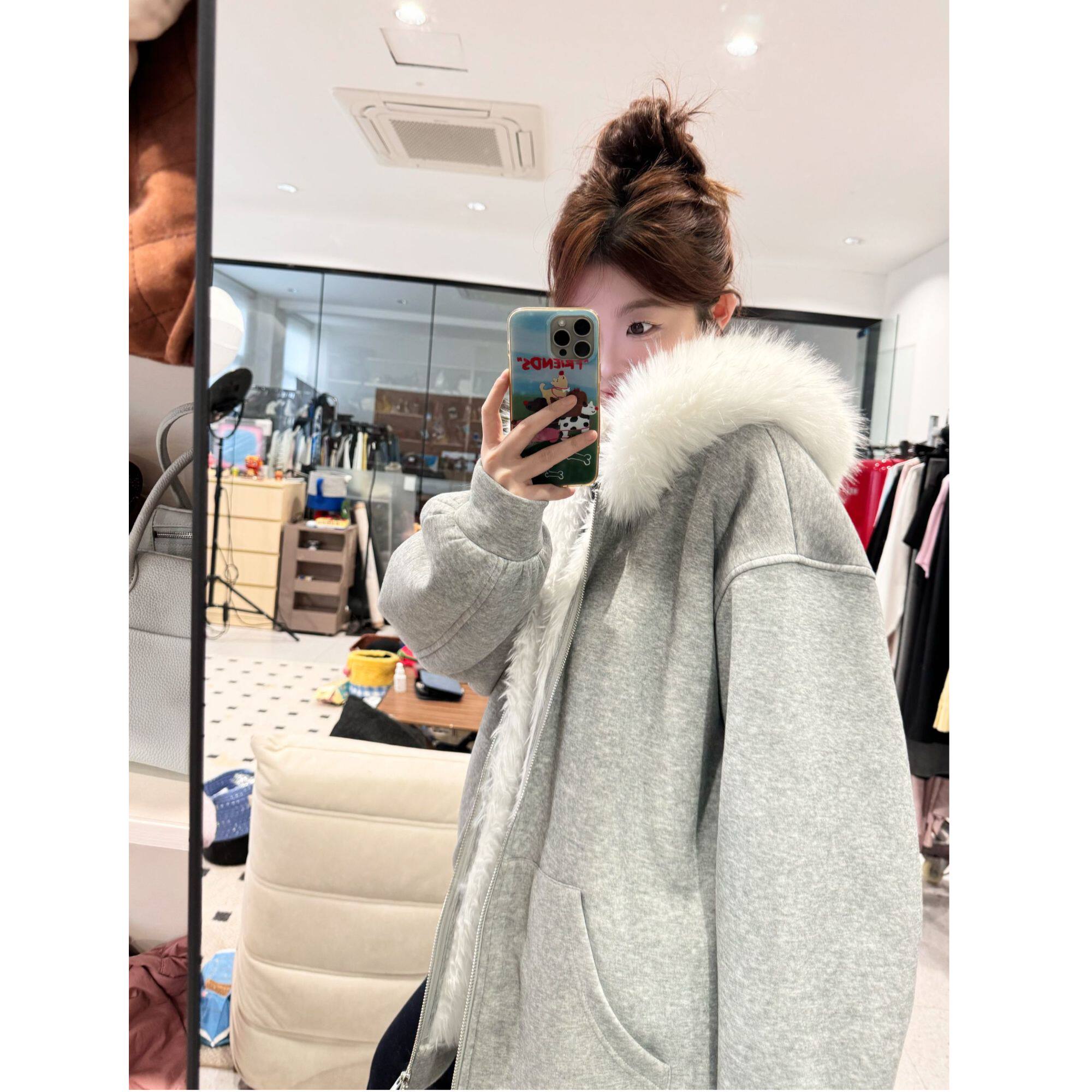 蕾蕾【陷入暖绒！】内里长毛宽松连帽带毛领卫衣外套