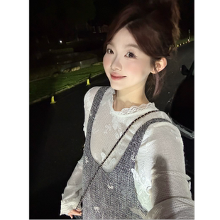 立体蝴蝶贴布刺绣圆领上衣 小香粗花呢背带裙 蕾蕾 巴萨伦情书