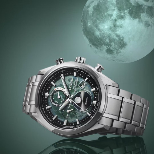 16年老店超级钛光动能电波表蓝宝