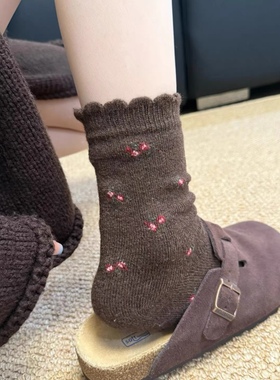 显白清冷系~古早感小碎花中筒袜~好韩好米！搭勃肯鞋休闲日常百搭