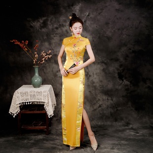 紫缘萱长款 演出旗袍黄色显白模特团体走秀舞台演出服优雅中国风女