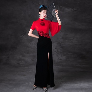 紫缘萱舞台演出服宴会晚装 显瘦开叉红黑模特团体走秀气质 年会修身
