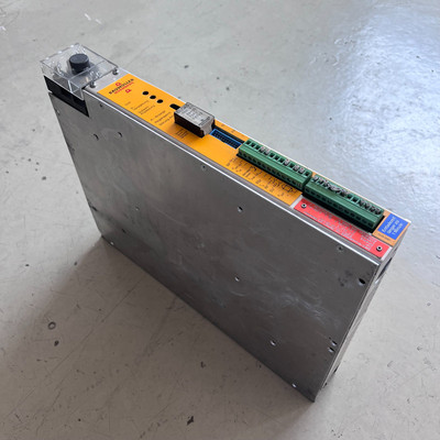 1x Baumüller Nürnberg BUS21-22/45-30-001 Umrichter