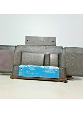 Válvula De Control Direccional Vickers DG3S4-042A-7-40 ASSY