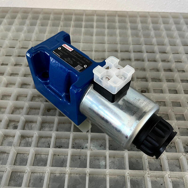 Rexroth 4WE10JB50/EG24N9K4/M SO921 R901400407 Hydraulikventi