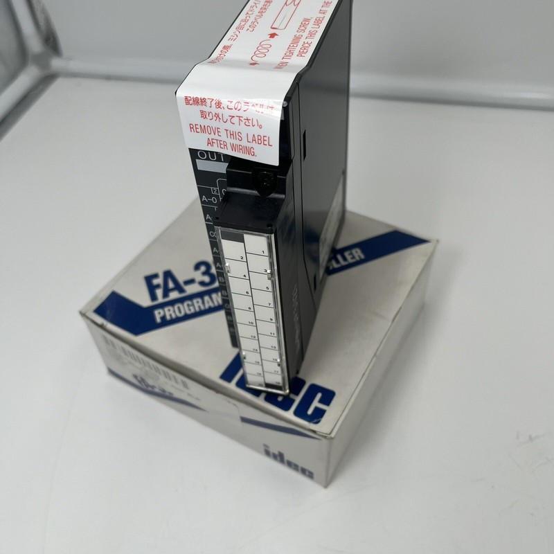 IDEC PF3S-R161 Output Module New In Box
