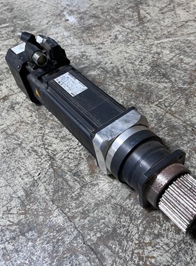 Lenze MCS 09L50-RS0B0-A14N-ST5F40N-R1SU + Neugart PLN 90 Ser