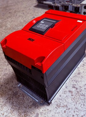 1x SEW Eurodrive MOVITRAC 31C110-503-4-00 Sach. Nr. 8263086