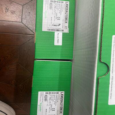LXM28AU15M3X施耐德15KW伺服驱动器正议价