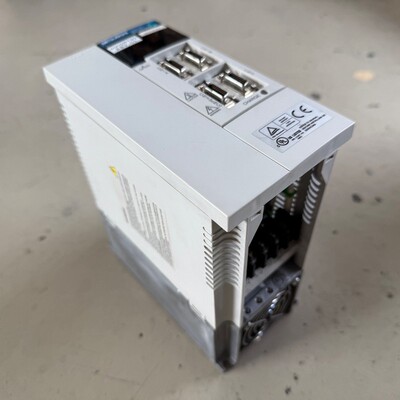 1x Mitsubishi MR-J2S-200B-S009V613 2kW Servo Treiber Umricht