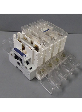 GS1JG4 - Telemecanique - GS1-JG4/Disconnector Pole To Fuses