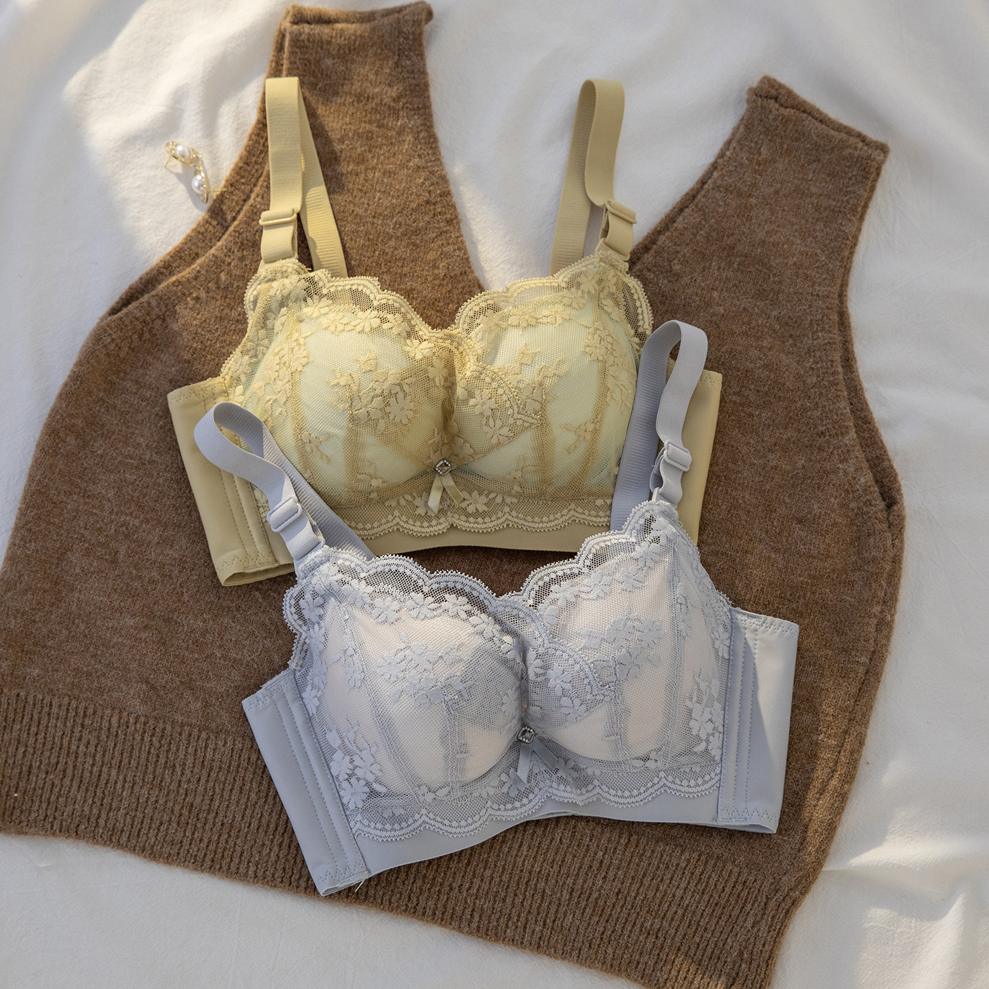 透气加厚莫代尔高弹A杯蕾丝无痕显大小胸聚拢内衣女文胸平胸显大