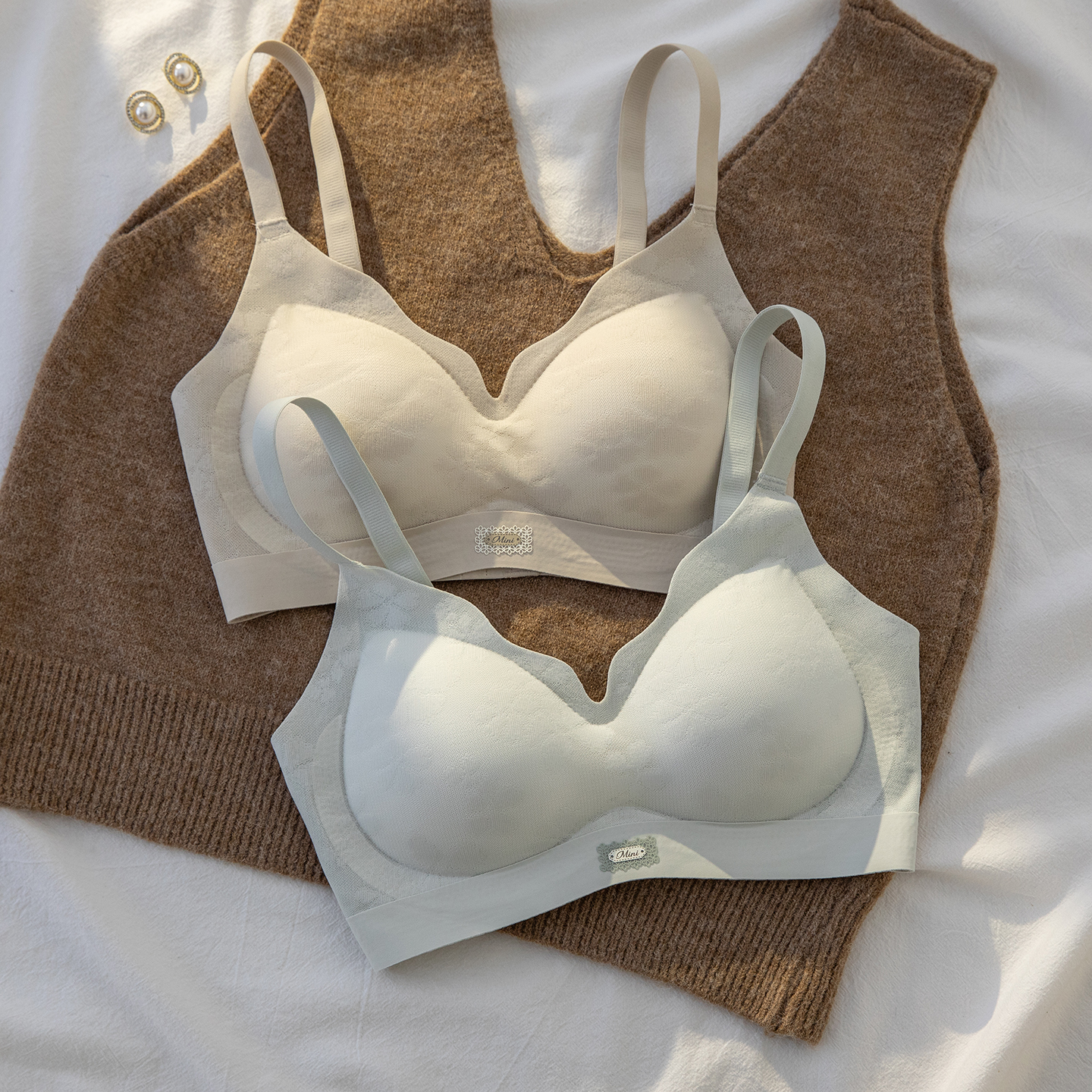 2025新品水滴杯无痕小胸聚拢内衣女无钢圈文胸平胸不空杯AA文胸