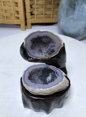 天然玛瑙聚宝盆摆件水晶洞原石家居摆件家居办公桌面装饰矿石标本